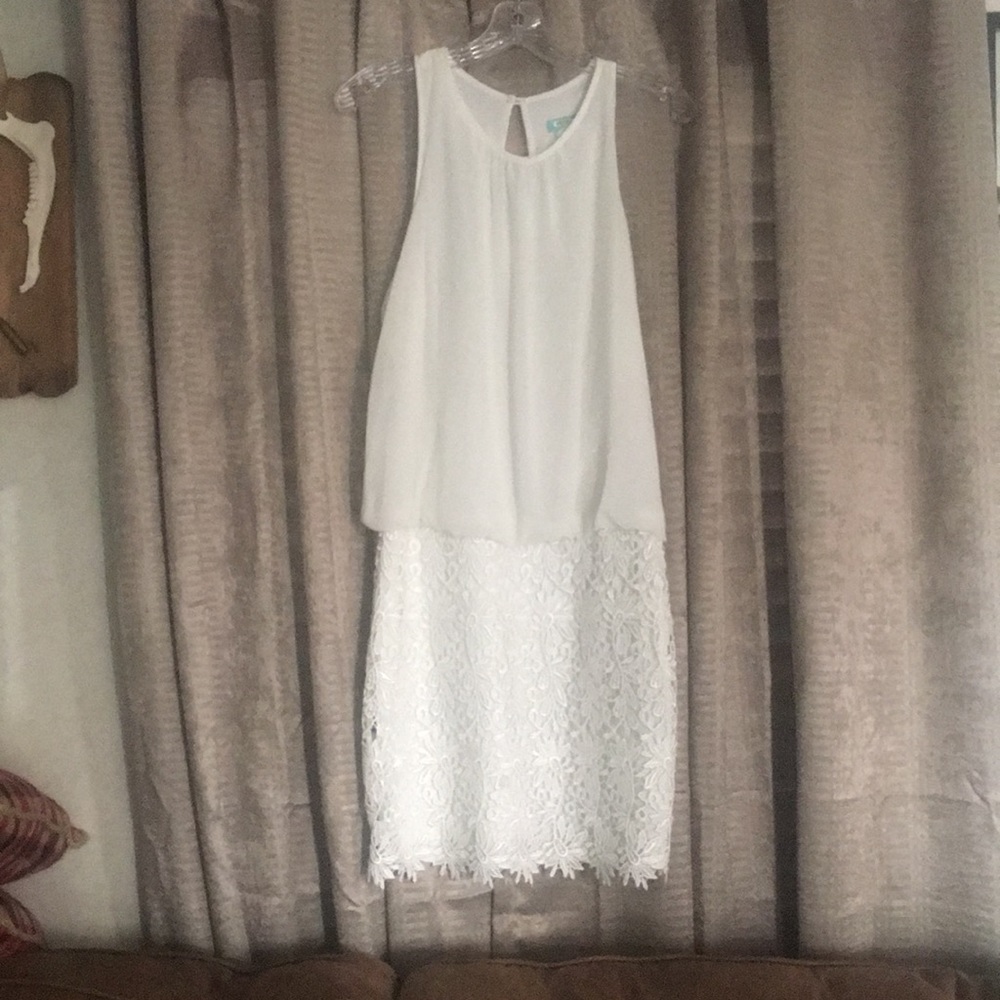Sleeveless dress